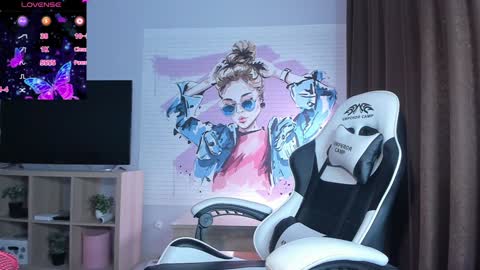 Snapshot of bigboobsalise chatting on 12-29-24, 05:44 Alise online show from 12-29-24, 05:44