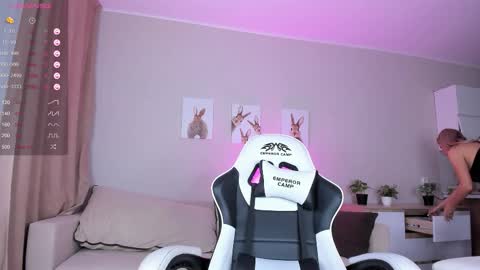 Snapshot of bigboobsalise chatting on 09-16-25, 11:00 Alise online show from 09-16-25, 11:00