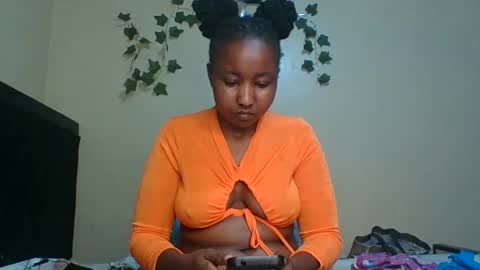 Snapshot of bigboootyy chatting on 09-11-25, 04:40 BigBoootyy online show from 09-11-25, 04:40