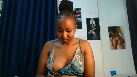 Snapshot of bigboootyy chatting on 10-10-25, 07:02 BigBoootyy online show from 10-10-25, 07:02