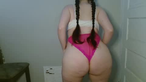 Isabella online show from 11-28-25, 03:36