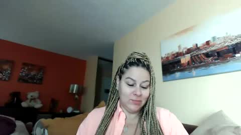 Snapshot of bigbreastsabrina chatting on 12-19-24, 04:24 BIG BREAST SABRINA online show from 12-19-24, 04:24