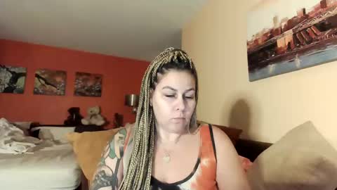 Snapshot of bigbreastsabrina chatting on 12-28-24, 11:48 BIG BREAST SABRINA online show from 12-28-24, 11:48
