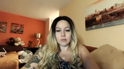 Snapshot of bigbreastsabrina chatting on 01-16-25, 11:06 BIG BREAST SABRINA online show from 01-16-25, 11:06