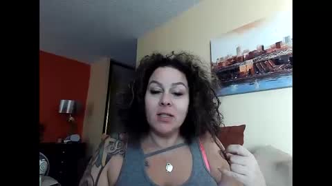 Snapshot of bigbreastsabrina chatting on 02-17-25, 04:15 BIG BREAST SABRINA online show from 02-17-25, 04:15
