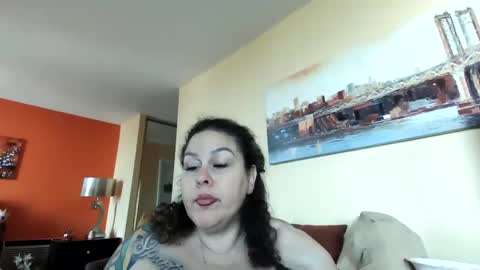 Snapshot of bigbreastsabrina chatting on 09-09-25, 06:29 BIG BREAST SABRINA online show from 09-09-25, 06:29