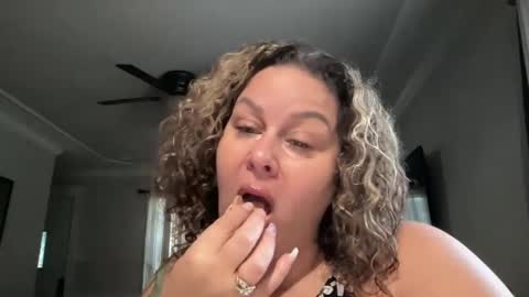 Snapshot of bigbreastsabrina chatting on 10-01-25, 02:34 BIG BREAST SABRINA online show from 10-01-25, 02:34