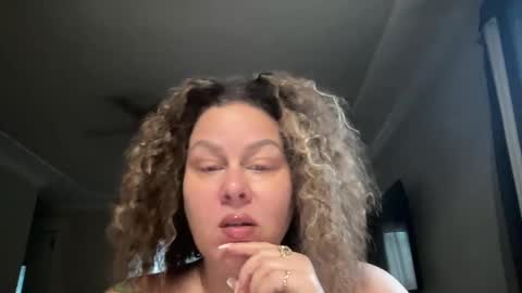 Snapshot of bigbreastsabrina chatting on 10-08-25, 01:31 BIG BREAST SABRINA online show from 10-08-25, 01:31