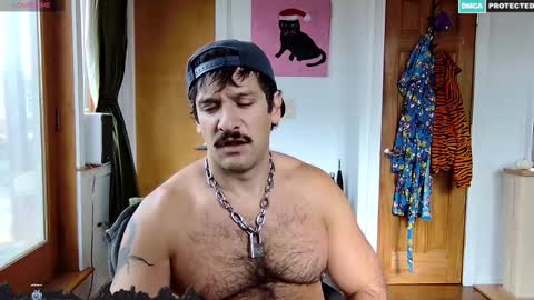 Snapshot of bigbro42069 chatting on 11-11-25, 05:35 BigBro online show from 11-11-25, 05:35