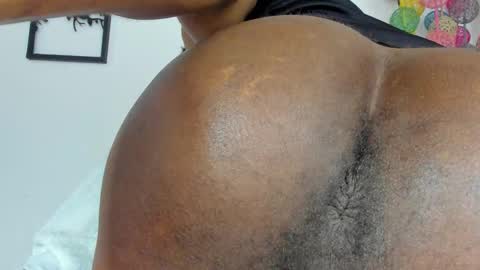 sexy muscle online show from 10-24-25, 02:41