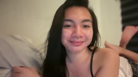 Yeng online show from 05-18-26, 04:24