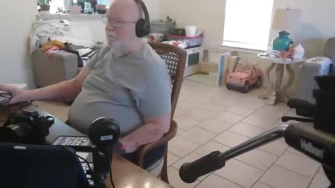 Snapshot of bigcraig123 chatting on 02-22-26, 06:39 Craig online show from 02-22-26, 06:39