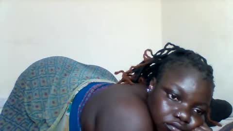 Snapshot of bigdarkass chatting on 01-22-25, 11:21 VIOLET online show from 01-22-25, 11:21