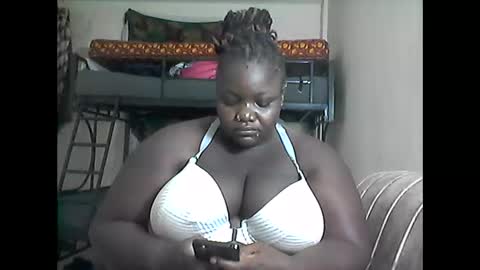 Snapshot of bigdarkass chatting on 11-13-25, 08:02 VIOLET online show from 11-13-25, 08:02