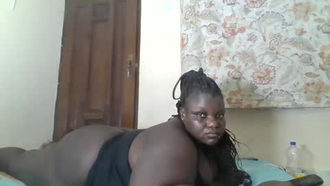 Snapshot of bigdarkass chatting on 07-01-26, 12:12 VIOLET online show from 07-01-26, 12:12