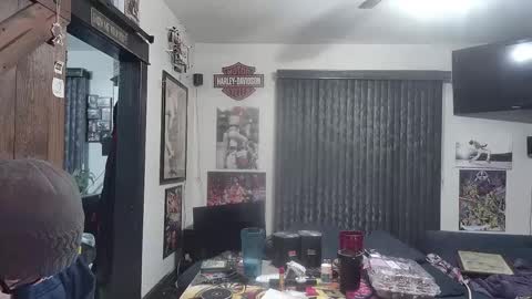 Snapshot of bigdbrillion chatting on 02-15-25, 06:02 Darryl online show from 02-15-25, 06:02