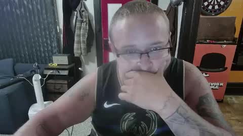 Snapshot of bigdbrillion chatting on 10-05-25, 05:39 Darryl online show from 10-05-25, 05:39