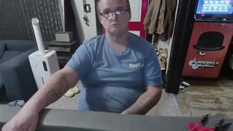 Snapshot of bigdbrillion chatting on 10-31-25, 09:05 Darryl online show from 10-31-25, 09:05