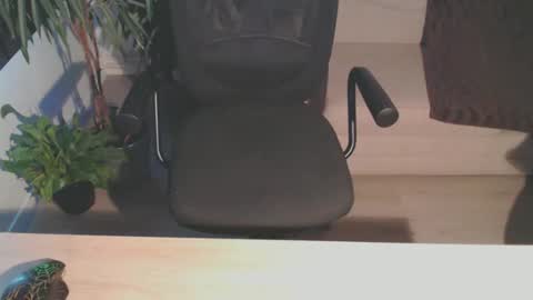 Snapshot of bigdutchenergy chatting on 12-16-25, 01:27 BigDutchEnergy online show from 12-16-25, 01:27