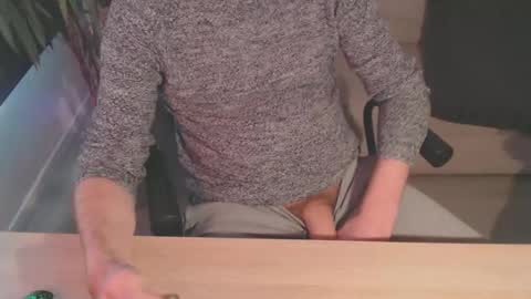 Snapshot of bigdutchenergy chatting on 12-18-25, 12:22 BigDutchEnergy online show from 12-18-25, 12:22