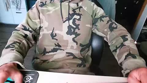 Snapshot of biggeroncam chatting on 12-08-24, 03:24 biggeroncam online show from 12-08-24, 03:24