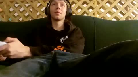 Snapshot of biggestboiiii chatting on 11-09-25, 01:48 biggestboiiii online show from 11-09-25, 01:48