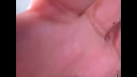 Snapshot of bigguunn chatting on 01-18-26, 10:13 bigguunn online show from 01-18-26, 10:13