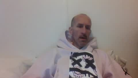 Snapshot of bighugemouthful chatting on 10-12-25, 02:43 Chaz online show from 10-12-25, 02:43