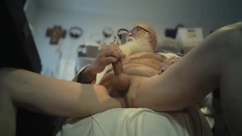 Snapshot of bigjeff01 chatting on 11-06-25, 01:12 bigjeff01 online show from 11-06-25, 01:12