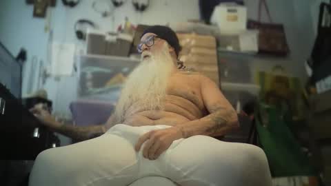 Snapshot of bigjeff01 chatting on 12-01-25, 04:12 bigjeff01 online show from 12-01-25, 04:12