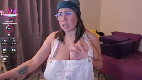 Snapshot of bigt3ti chatting on 02-11-26, 12:37 Nubia online show from 02-11-26, 12:37