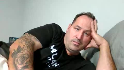 Snapshot of bigteddybear112 chatting on 10-19-25, 09:04 bigteddybear112 online show from 10-19-25, 09:04