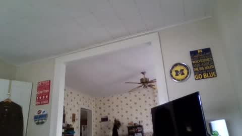 Snapshot of bigtitlover220 chatting on 10-18-25, 07:03 Jeremy online show from 10-18-25, 07:03