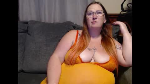 Snapshot of bigtitsgirl9991 chatting on 09-10-25, 04:56 Kim online show from 09-10-25, 04:56
