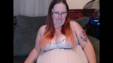 Snapshot of bigtitsgirl9991 chatting on 10-15-25, 01:28 Kim online show from 10-15-25, 01:28