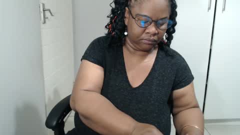 Lona online show from 07-22-26, 02:47