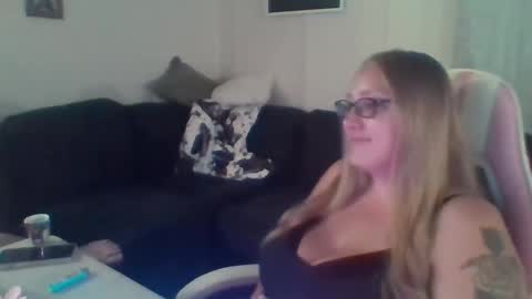Mountain Mama online show from 10-03-25, 01:13