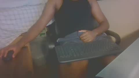 Snapshot of bigwwwwwww chatting on 09-16-25, 01:39 bigwwwwwww online show from 09-16-25, 01:39