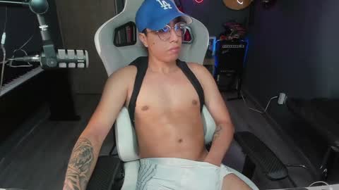 Snapshot of bigxboy96 chatting on 12-20-24, 02:52 bigxboy96 online show from 12-20-24, 02:52