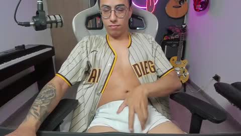 Snapshot of bigxboy96 chatting on 01-05-25, 03:32 bigxboy96 online show from 01-05-25, 03:32