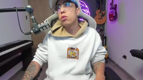 Snapshot of bigxboy96 chatting on 01-15-25, 04:25 bigxboy96 online show from 01-15-25, 04:25
