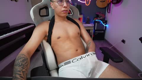 Snapshot of bigxboy96 chatting on 02-03-25, 07:40 bigxboy96 online show from 02-03-25, 07:40
