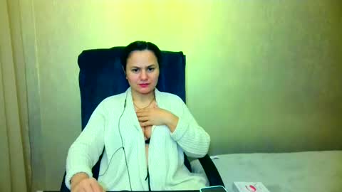 Snapshot of bililay chatting on 02-13-25, 11:04 DOM NIKA online show from 02-13-25, 11:04
