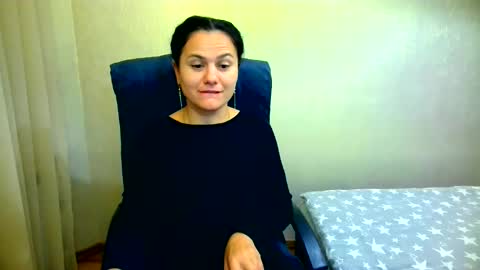 Snapshot of bililay chatting on 09-19-25, 09:37 DOM NIKA online show from 09-19-25, 09:37