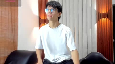 Snapshot of billie_jr chatting on 09-29-25, 03:44 Billie online show from 09-29-25, 03:44