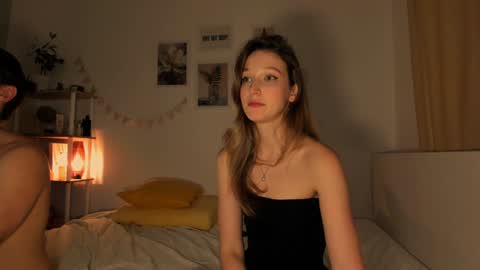 Snapshot of billy_full chatting on 01-07-25, 11:03 Billy and Lisahelp us to reach 100 likes online show from 01-07-25, 11:03