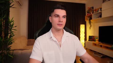 Snapshot of billypassion chatting on 02-18-25, 04:48 BillyPassion online show from 02-18-25, 04:48