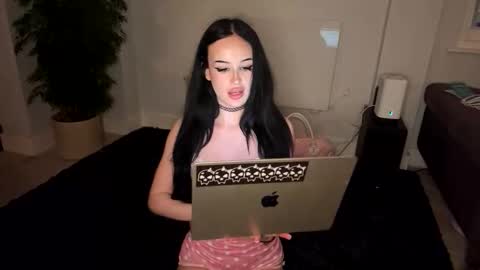 Snapshot of bimbodoll18 chatting on 10-04-25, 06:06 bimbodoll18 online show from 10-04-25, 06:06