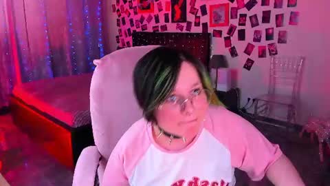 Snapshot of bioohazard chatting on 07-19-26, 04:00 Miranda online show from 07-19-26, 04:00
