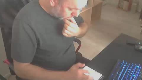 Snapshot of biparislove chatting on 12-27-24, 10:01 BigDick online show from 12-27-24, 10:01